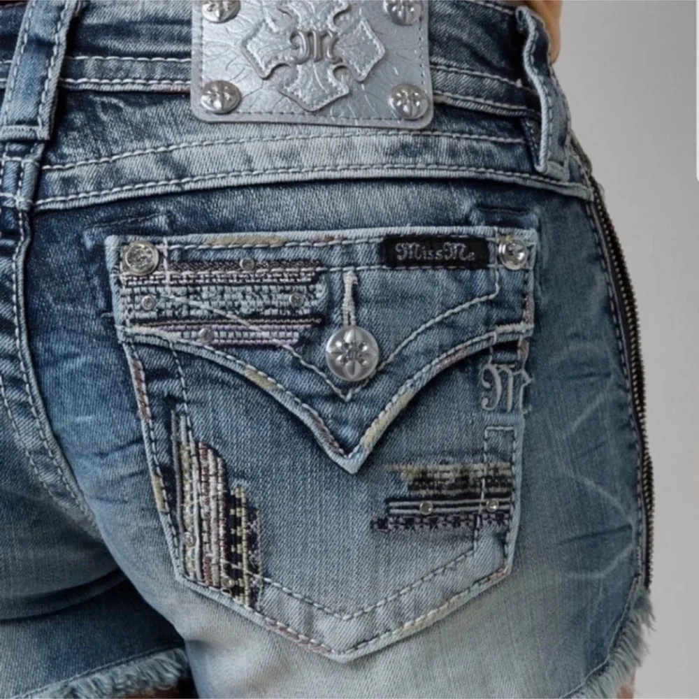 Miss Me Shorts - Picture 2 of 9